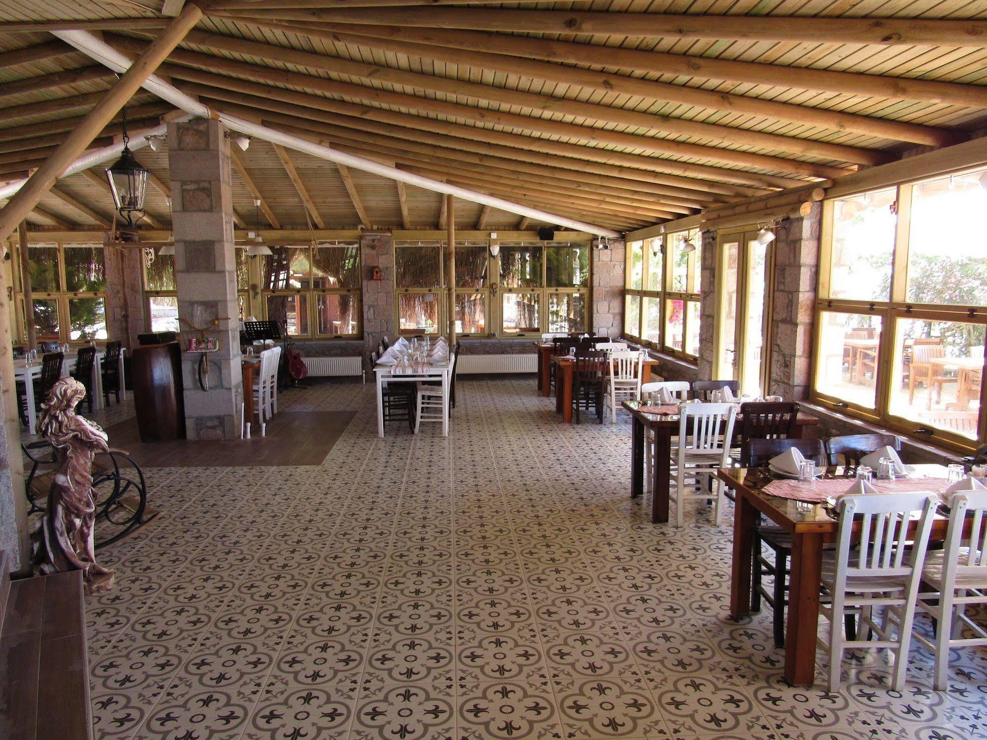 Assos Hunters Hotel (Adults Only) Экстерьер фото