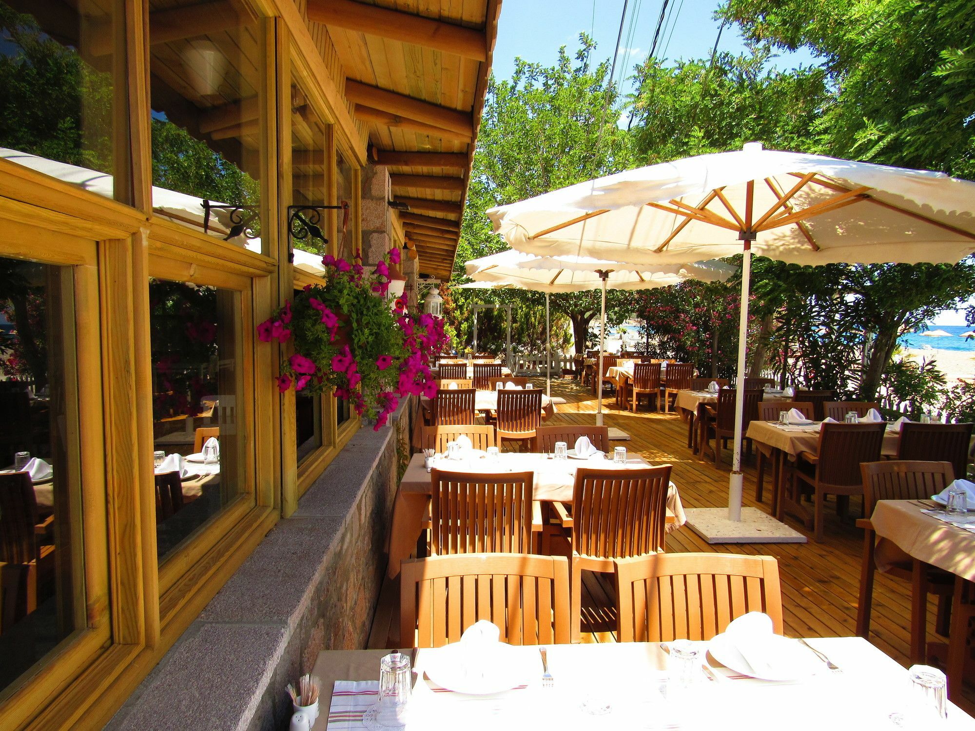 Assos Hunters Hotel (Adults Only) Экстерьер фото